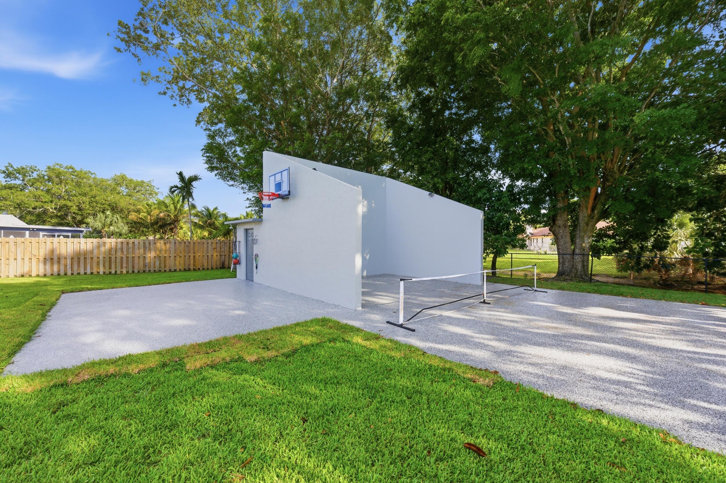 8492 NW 15th Court