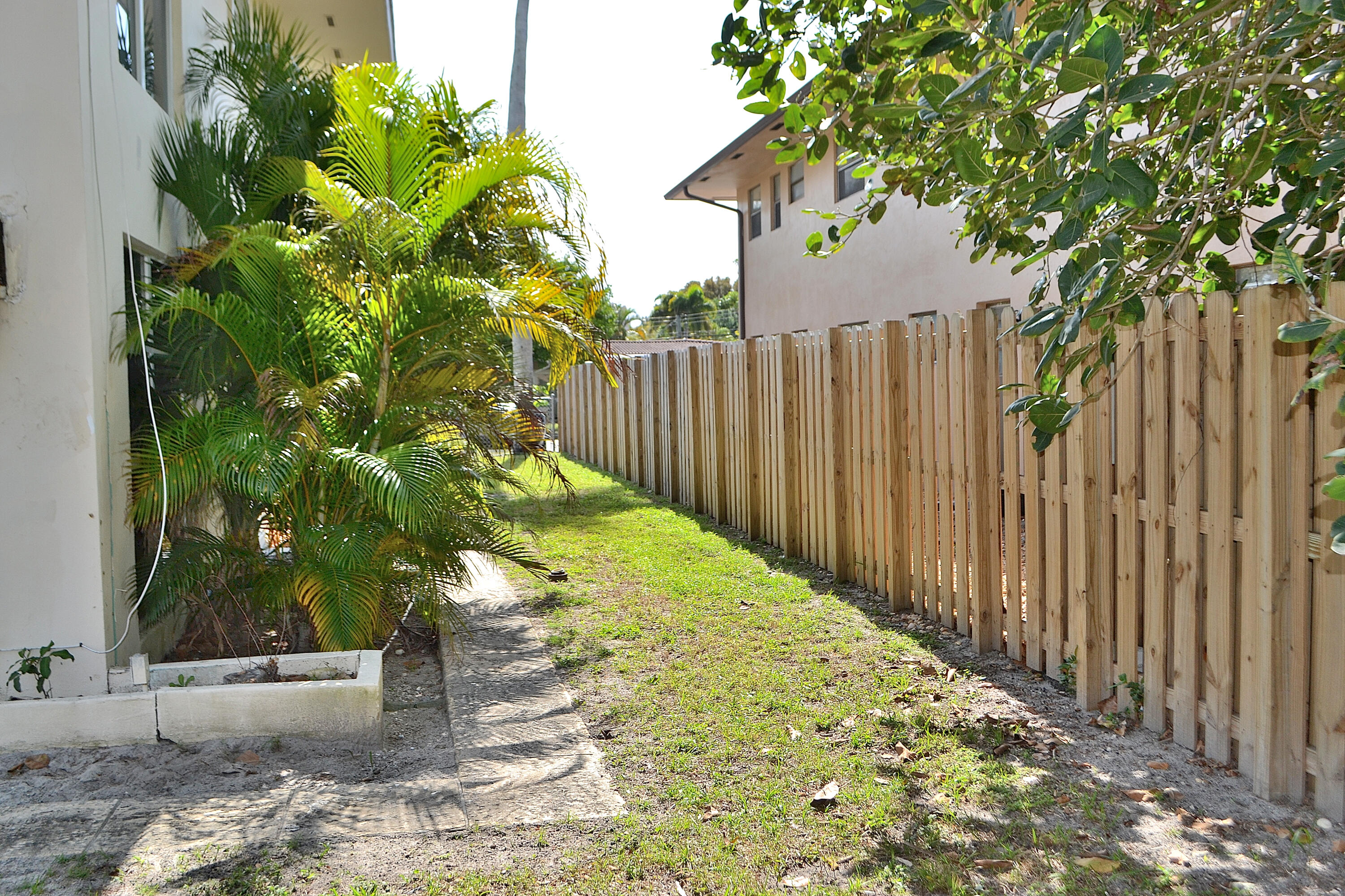 CORAL RIDGE GALT ADD NO 1 - Residential Income