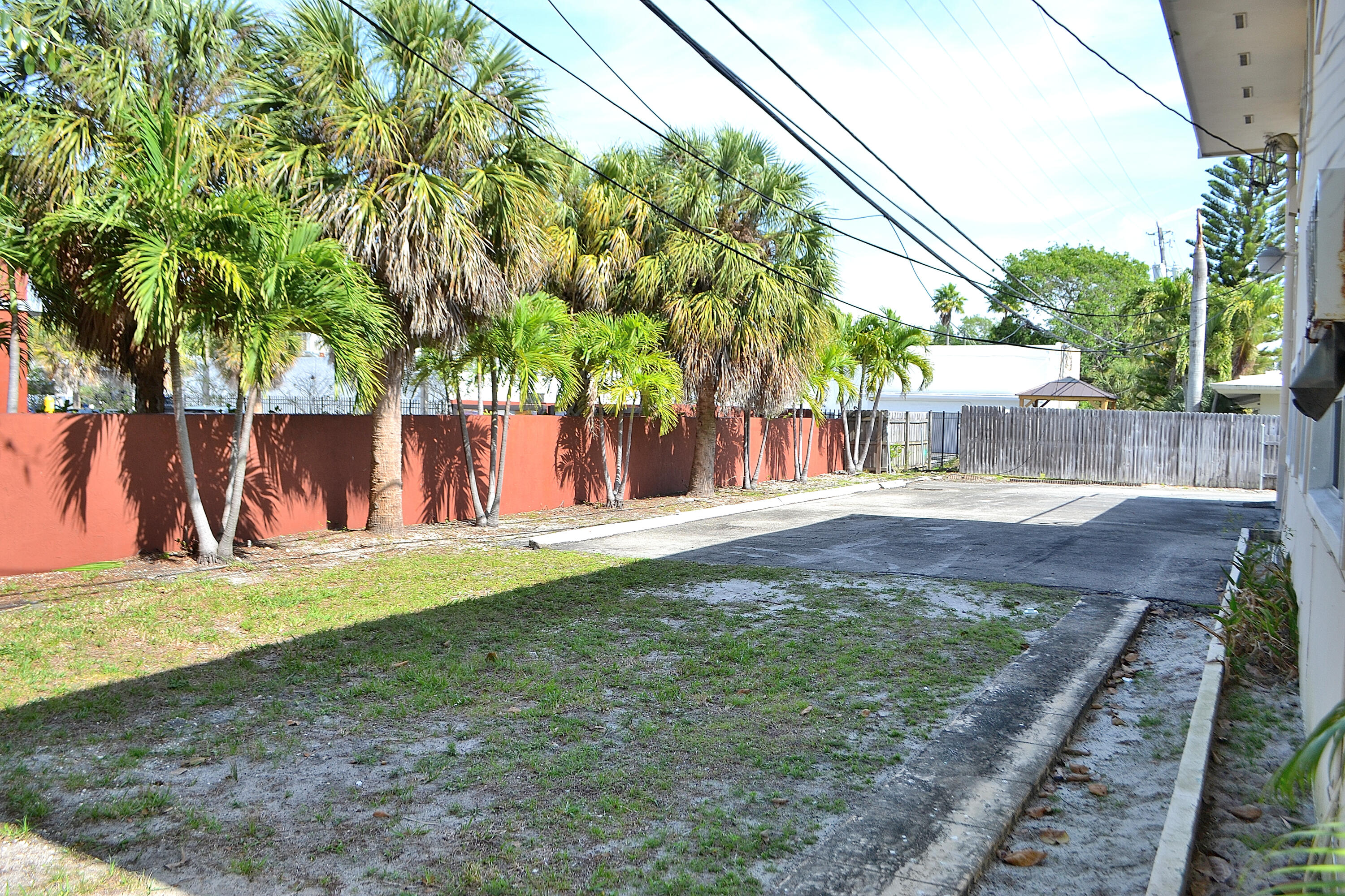 CORAL RIDGE GALT ADD NO 1 - Residential Income