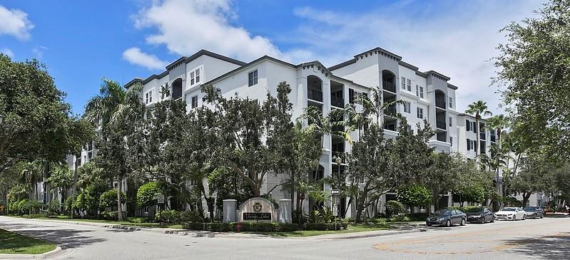 Vizcaya Lakes - Residential