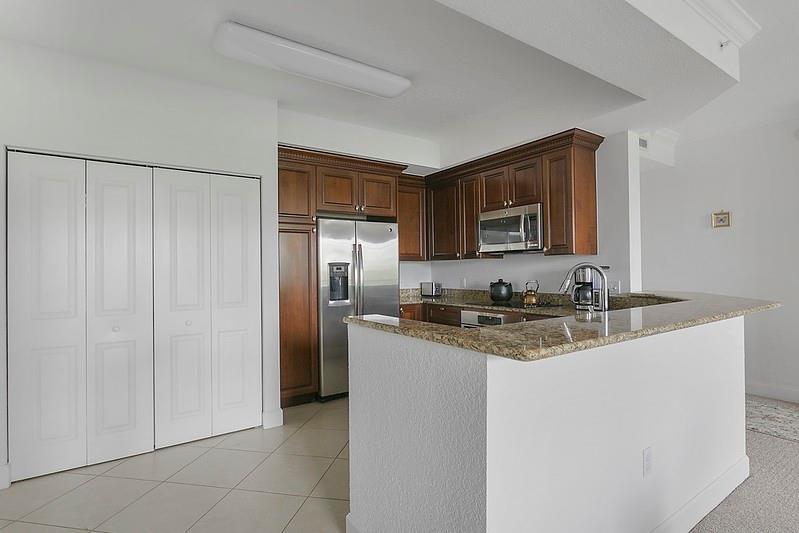 Vizcaya Lakes - Residential