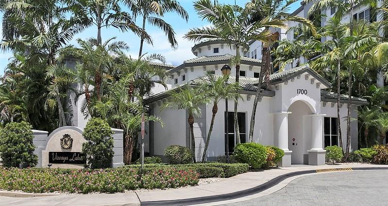 Vizcaya Lakes - Residential