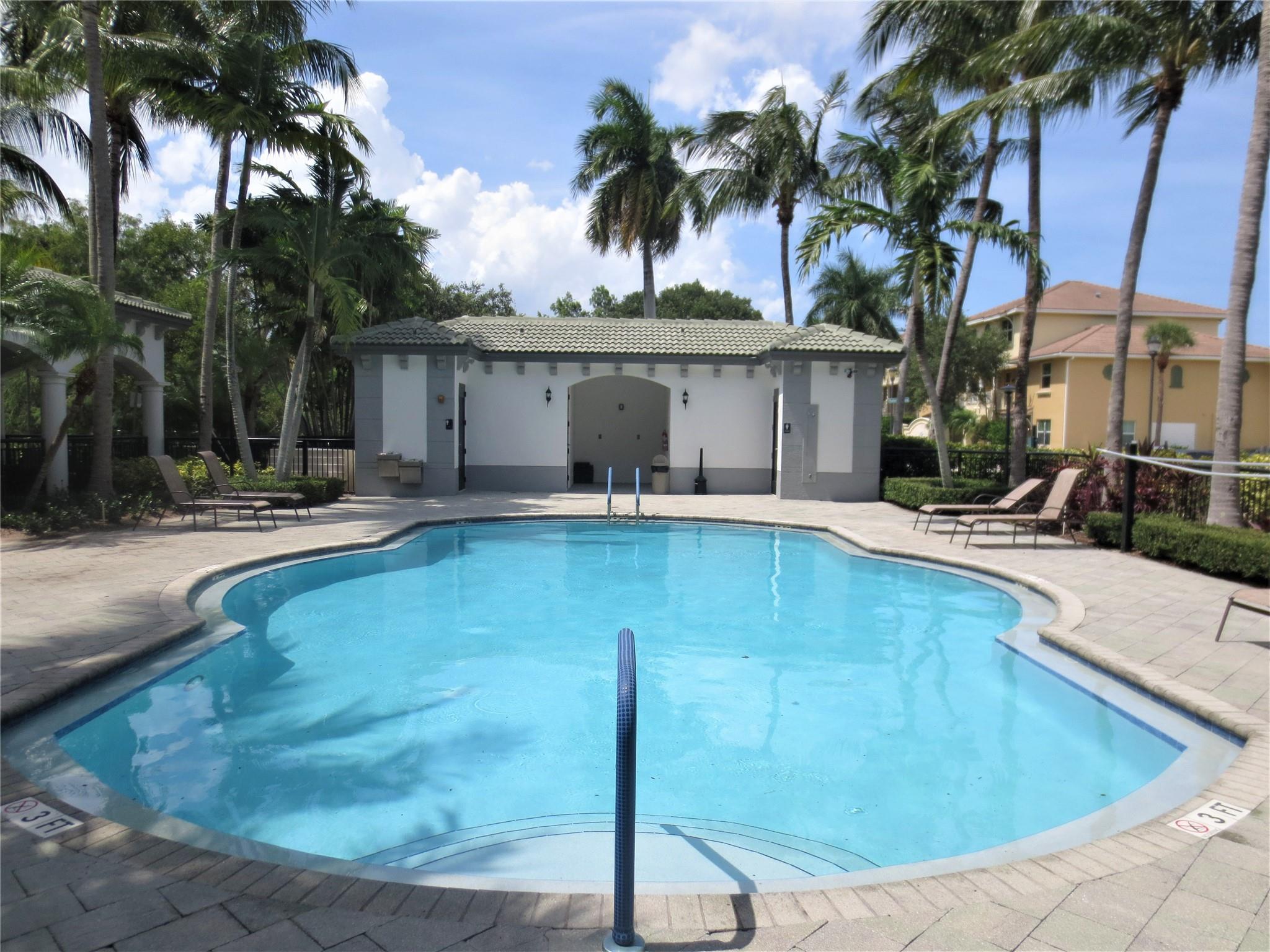 Vizcaya Lakes - Residential