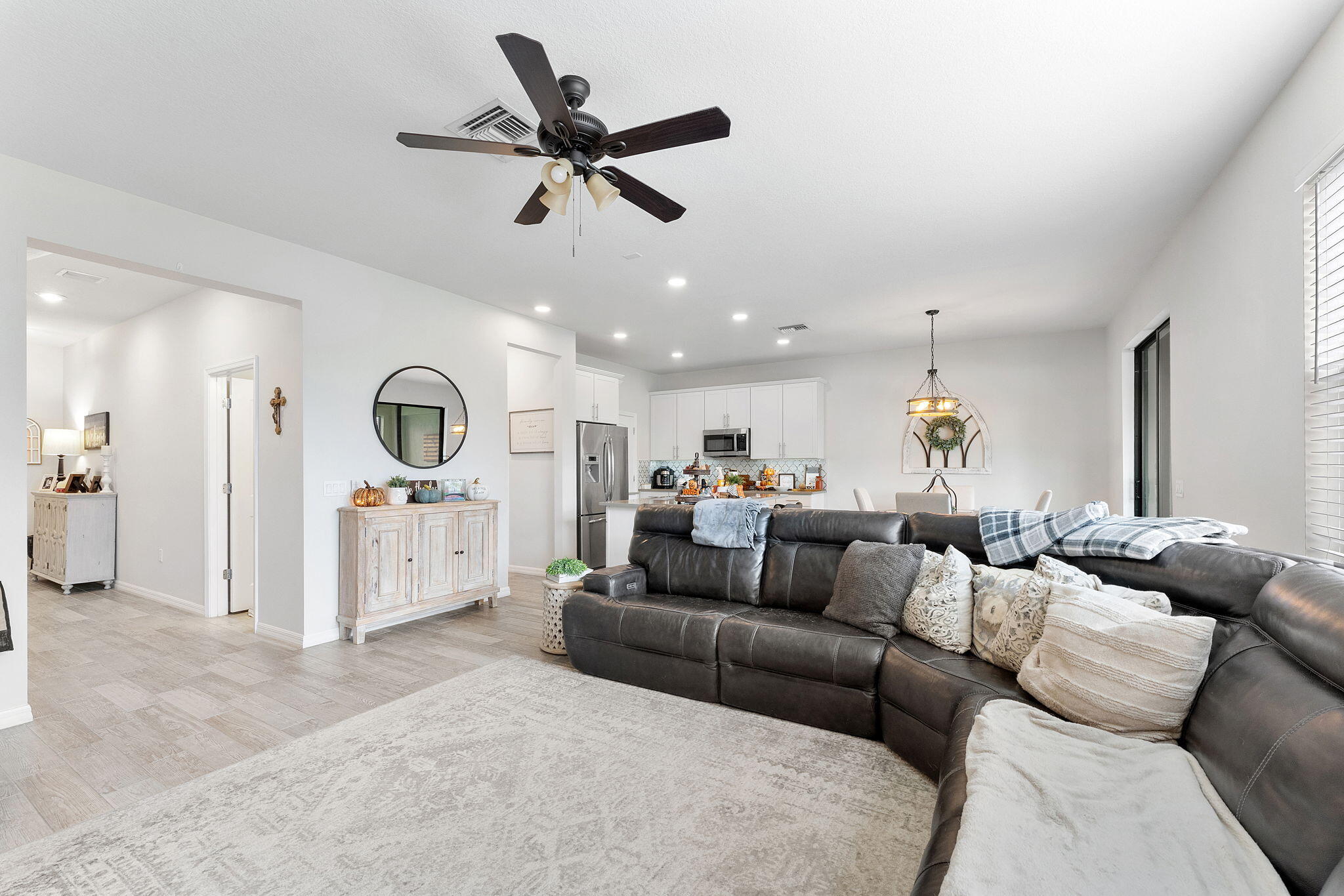 8283 REARING Lane