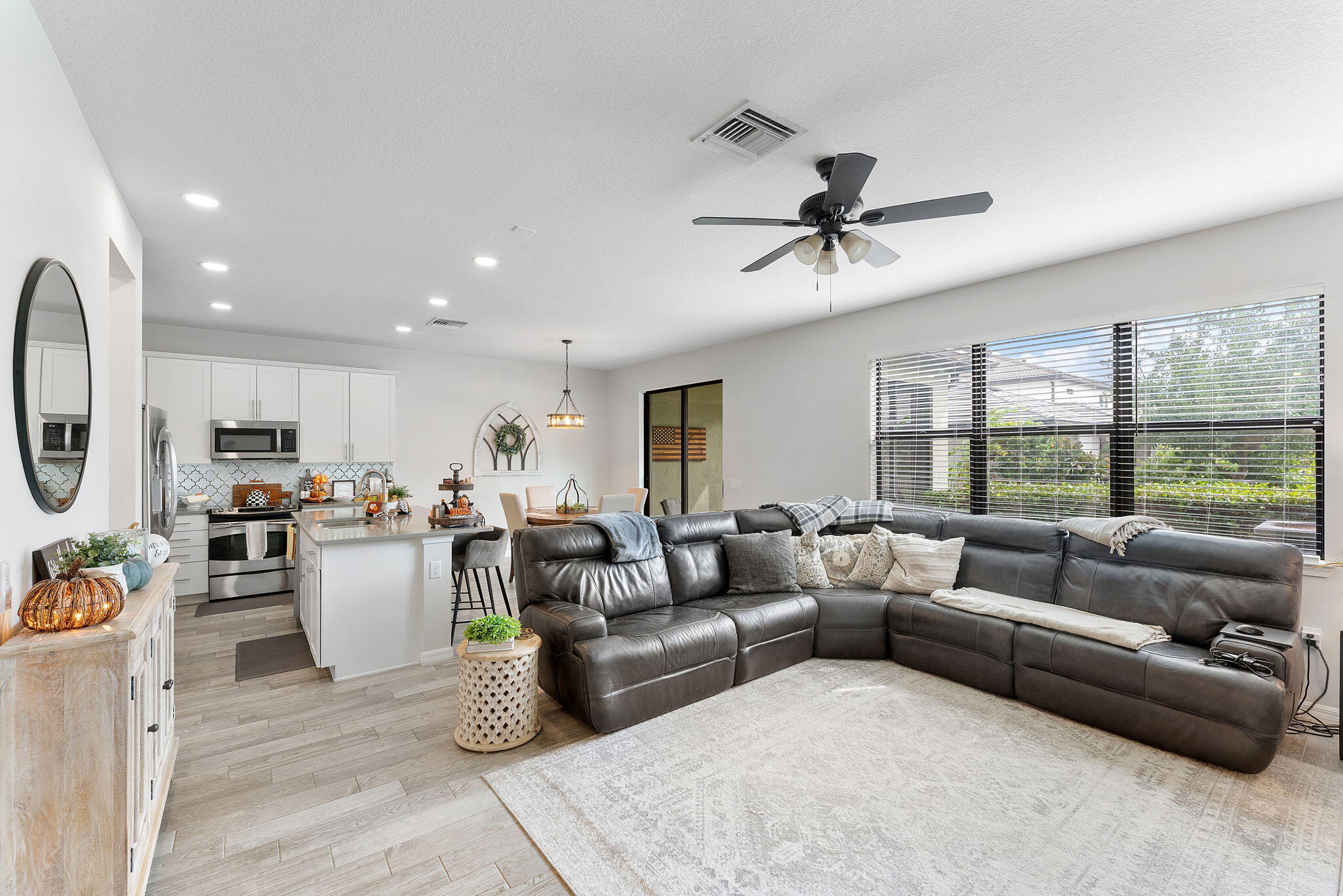 8283 REARING Lane