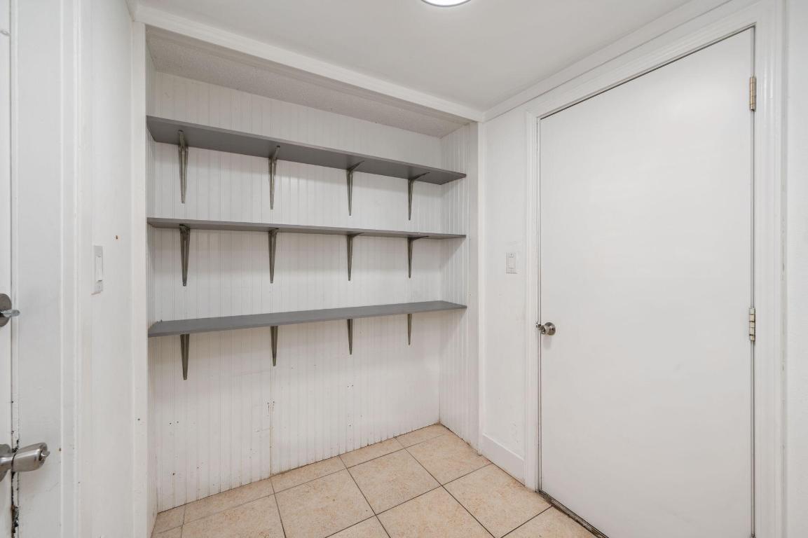 VALPARAISO PINECREST #5 - Residential