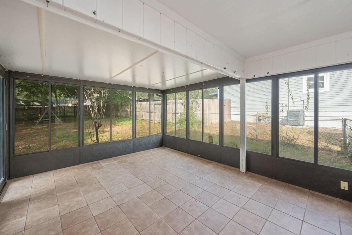 VALPARAISO PINECREST #5 - Residential