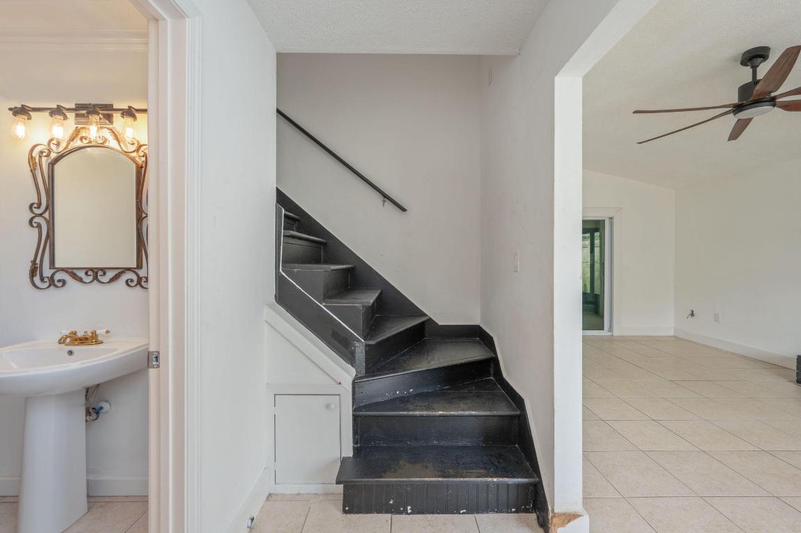 VALPARAISO PINECREST #5 - Residential