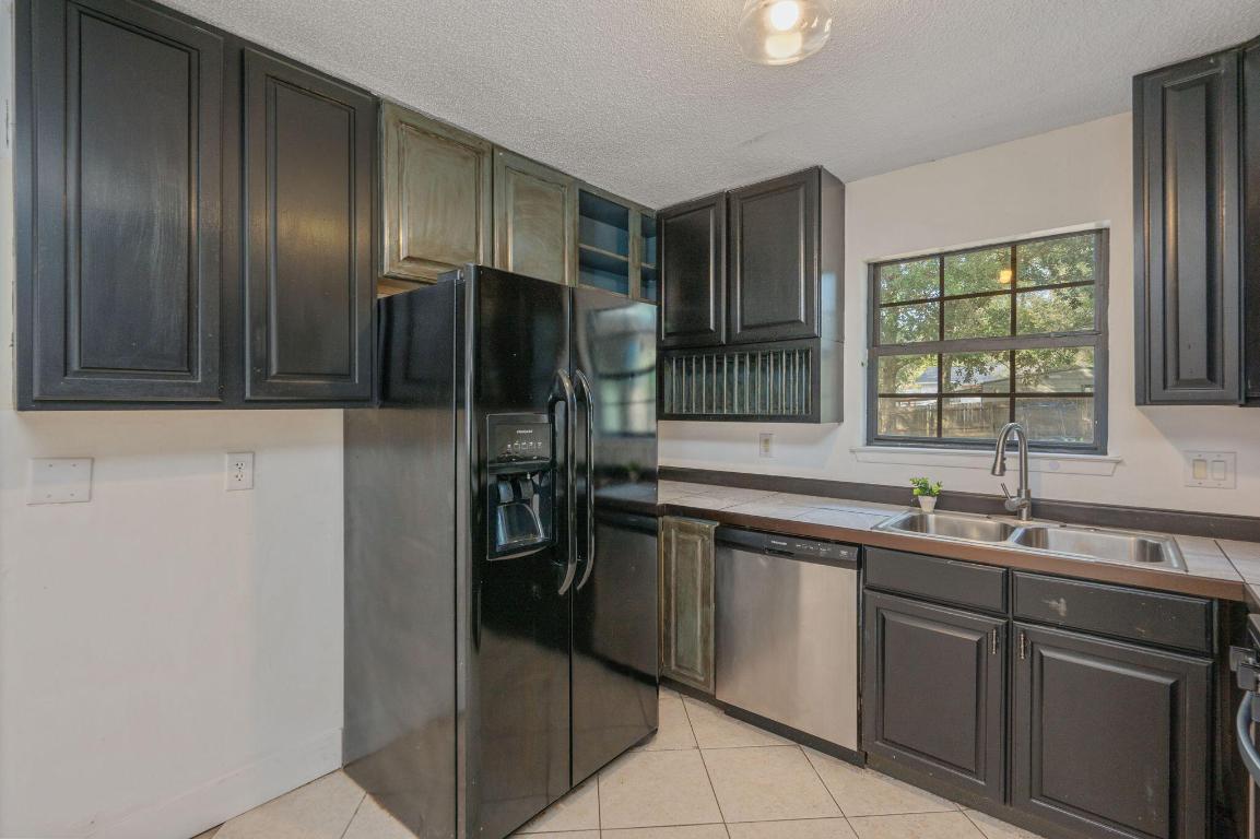 VALPARAISO PINECREST #5 - Residential