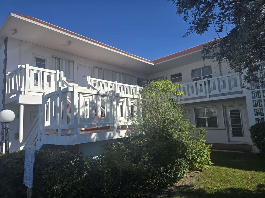 Just repainted. Beautiful bright and spacious 2nd floor apartment. Community pool, BBQ area, 55+ community, with a common laundry. Nice and clean. Close to shopping and highways.