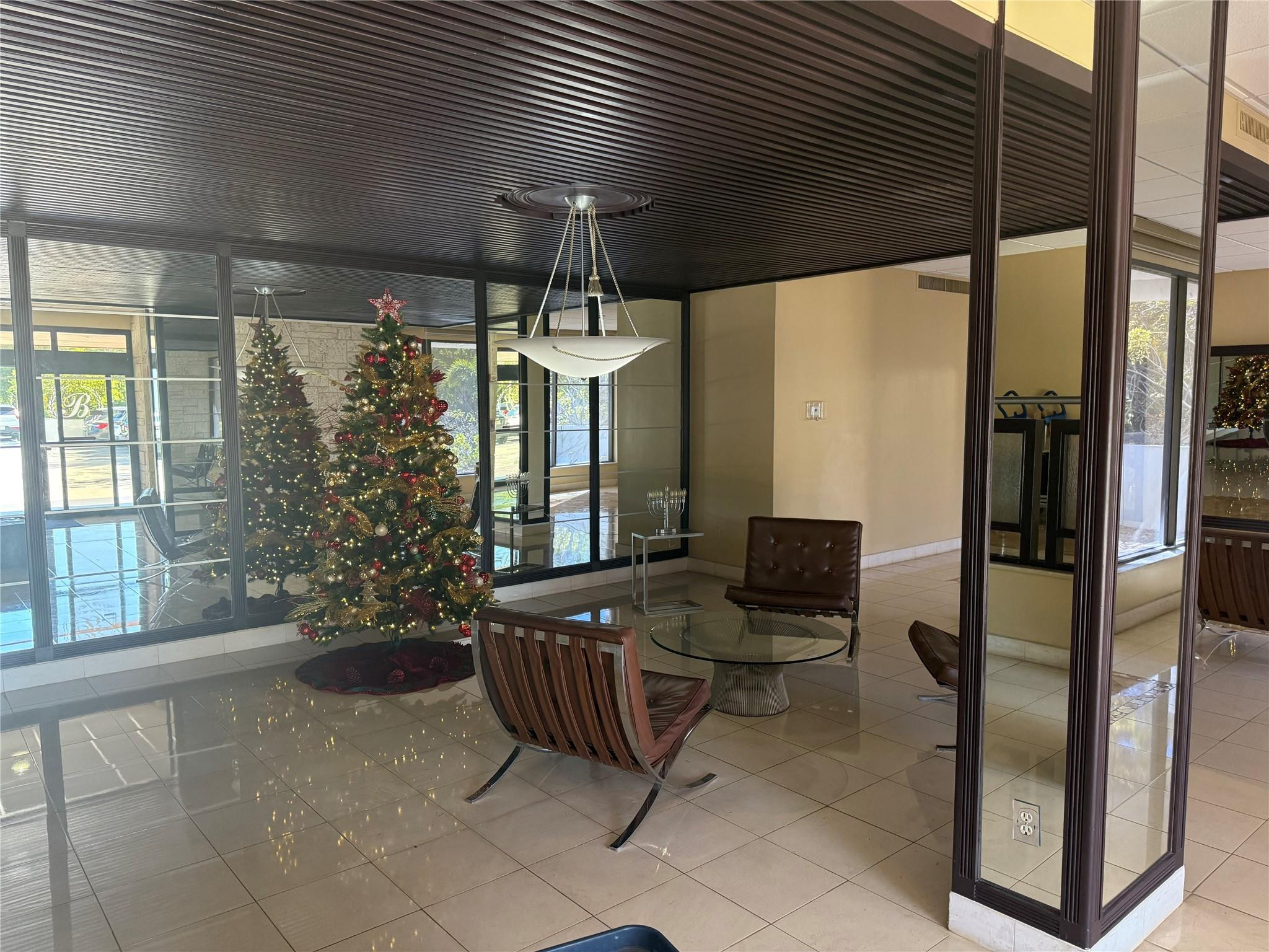 3375 N Country Club Drive 1005