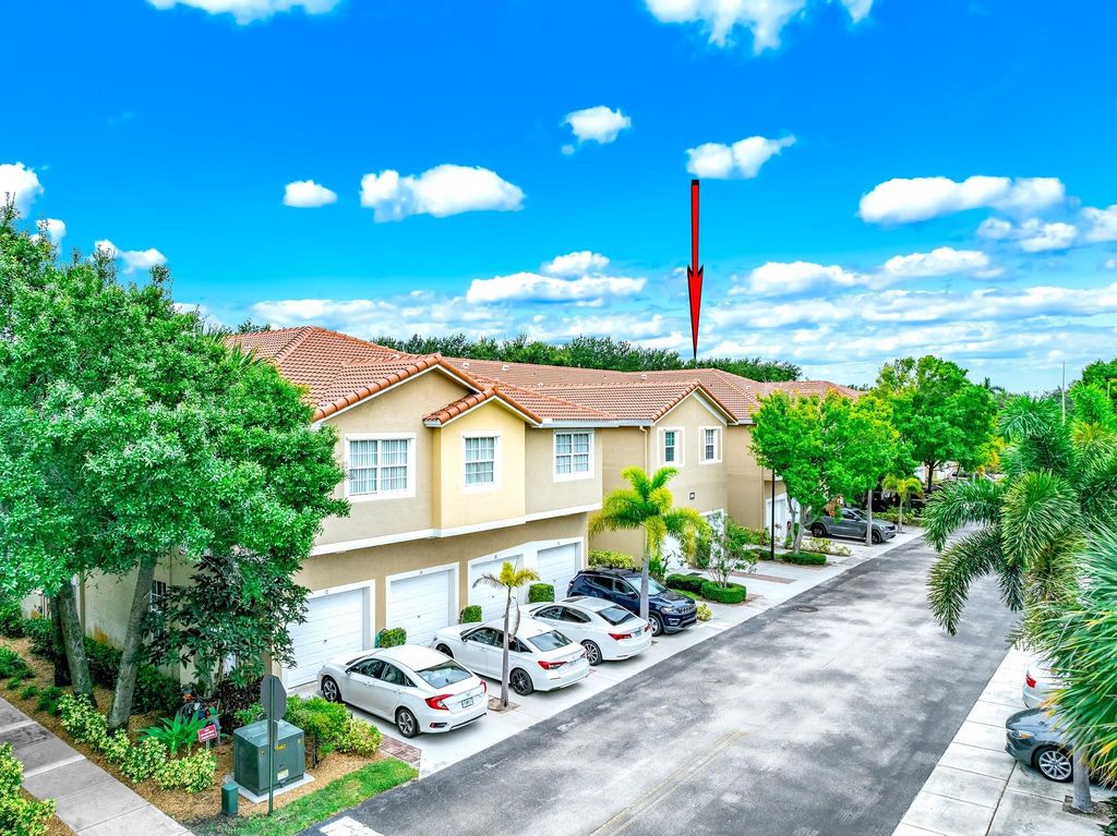 Photo of 106 Lighthouse Cir, Jupiter, FL 33469 (MLS # F10450541)