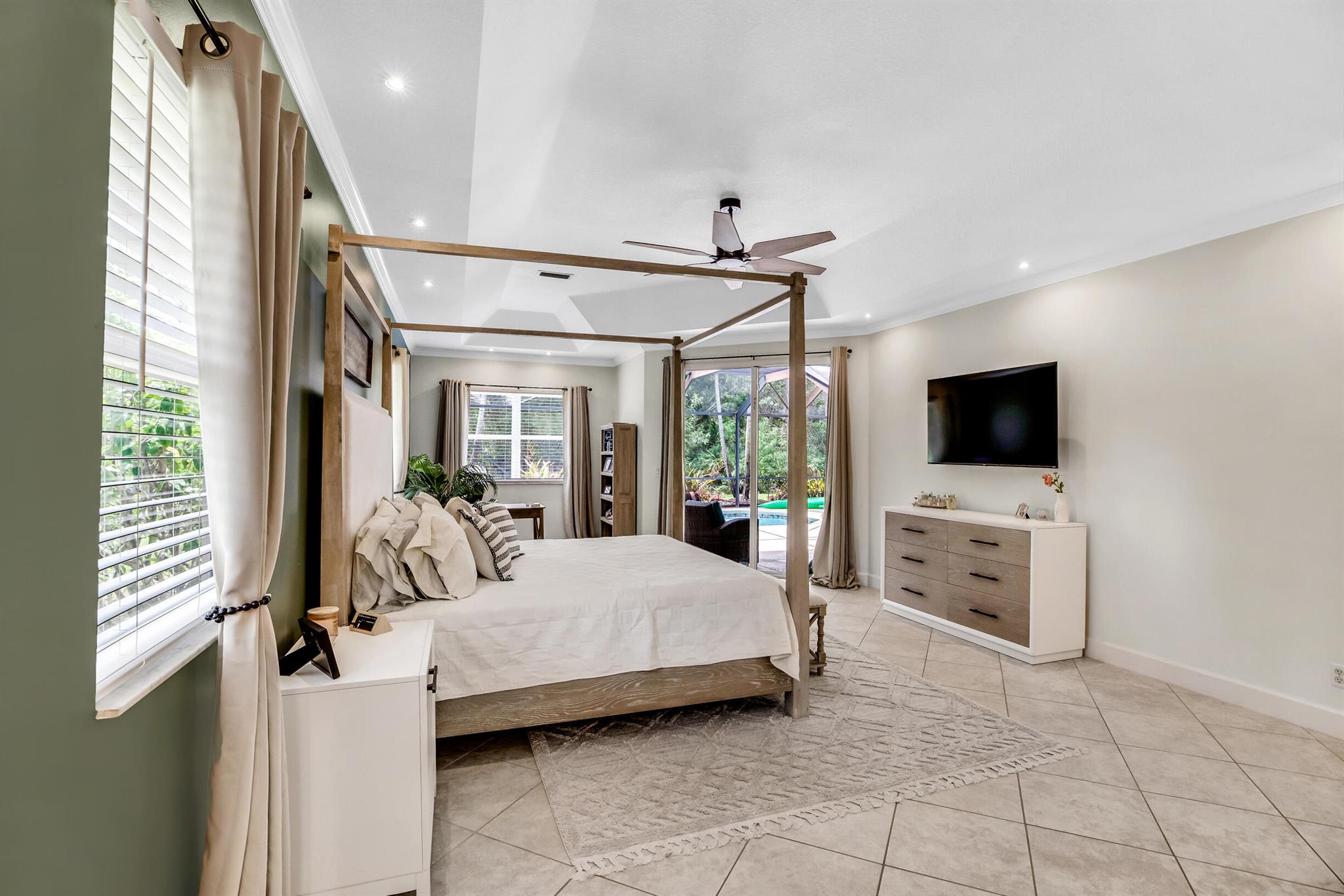 SAWGRASS LAKES PHASE 4 - Residential