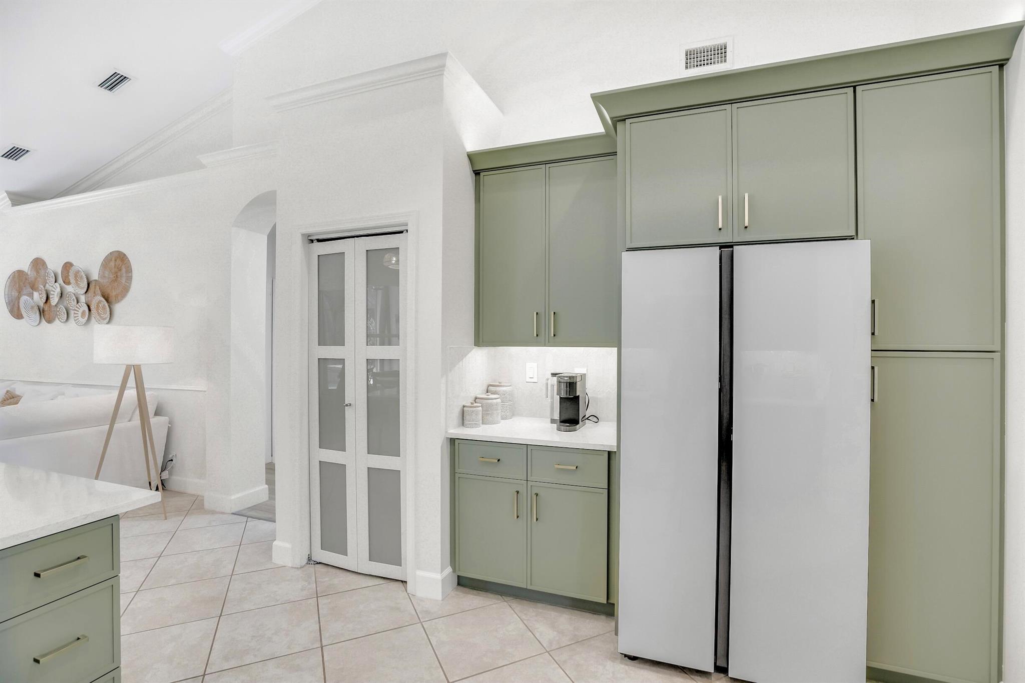 SAWGRASS LAKES PHASE 4 - Residential