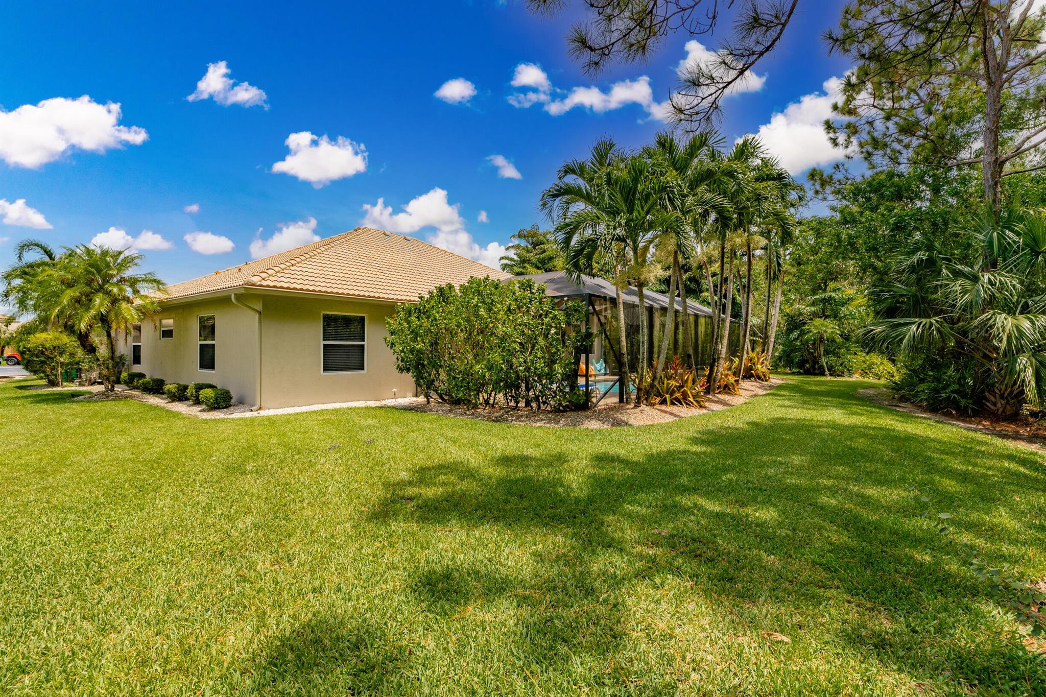 SAWGRASS LAKES PHASE 4 - Residential