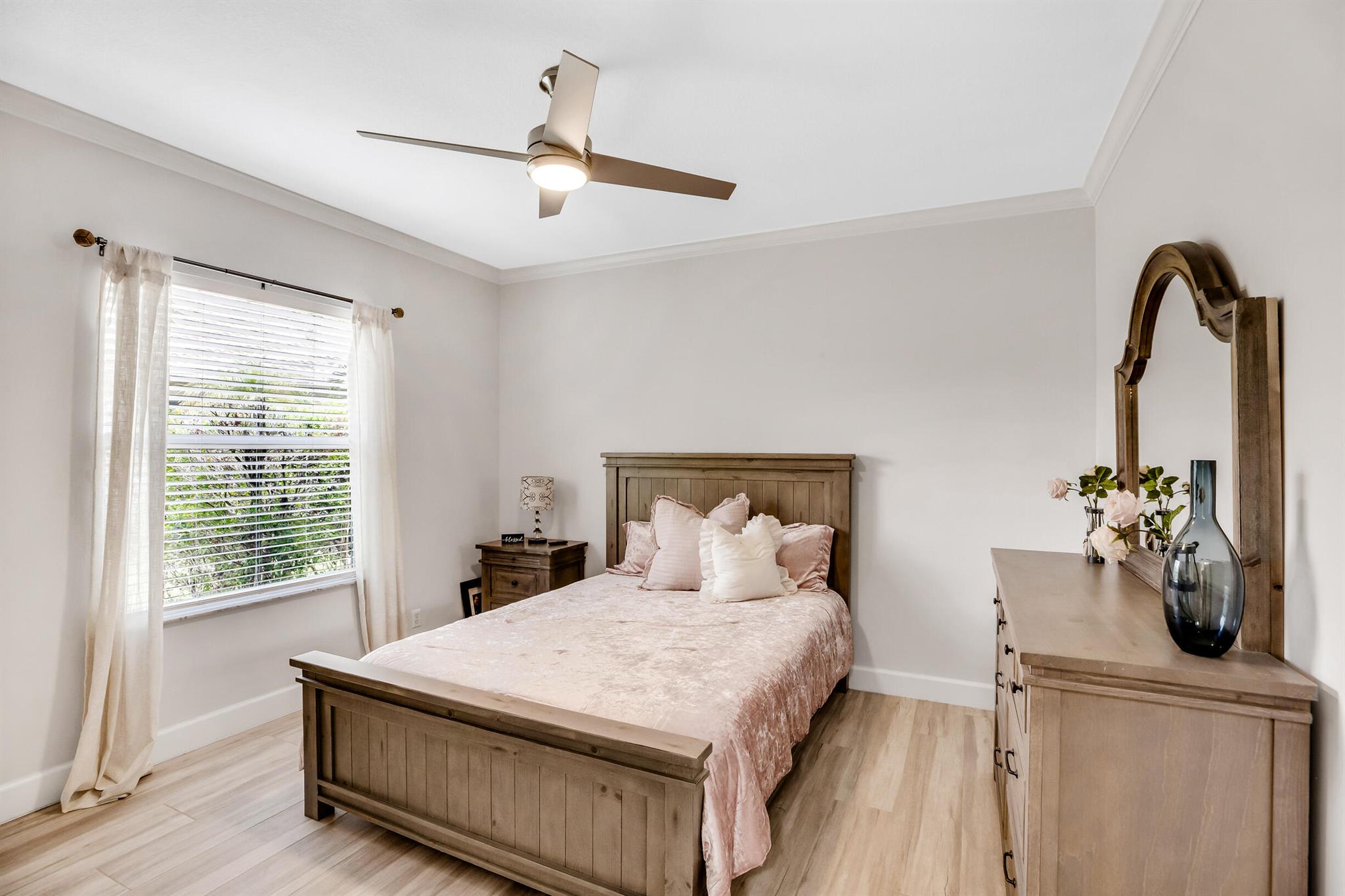 SAWGRASS LAKES PHASE 4 - Residential