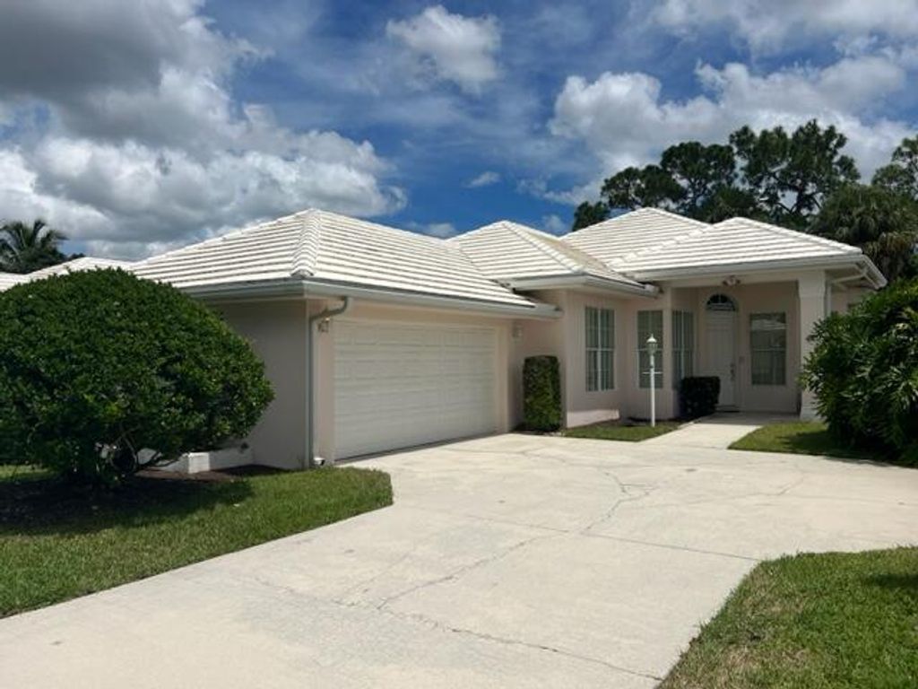 Photo of 429 SW Fairway Landing, Saint Lucie West, FL 34986 (MLS # R10917022)