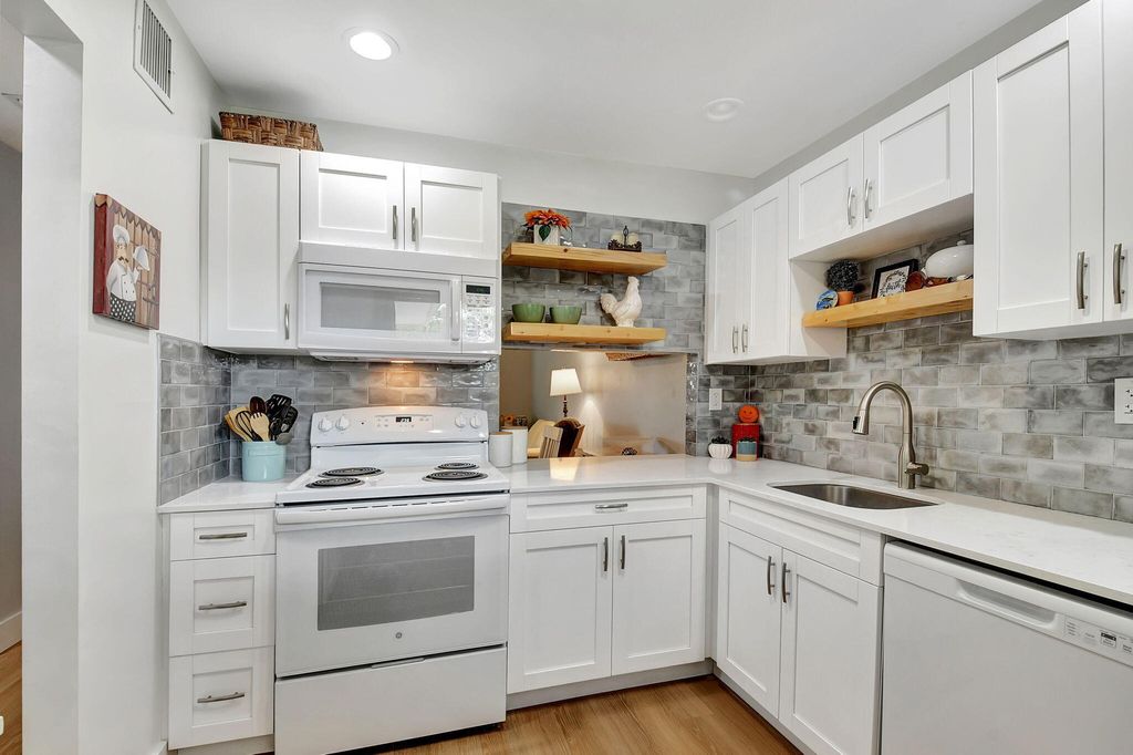 Photo of 2991 S Garden Drive #305, Lake Worth, FL 33461 (MLS # R11010753)