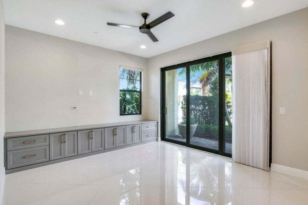 Photo of 3027 Franklin Place, Palm Beach Gardens, FL 33418 (MLS # R10964004)