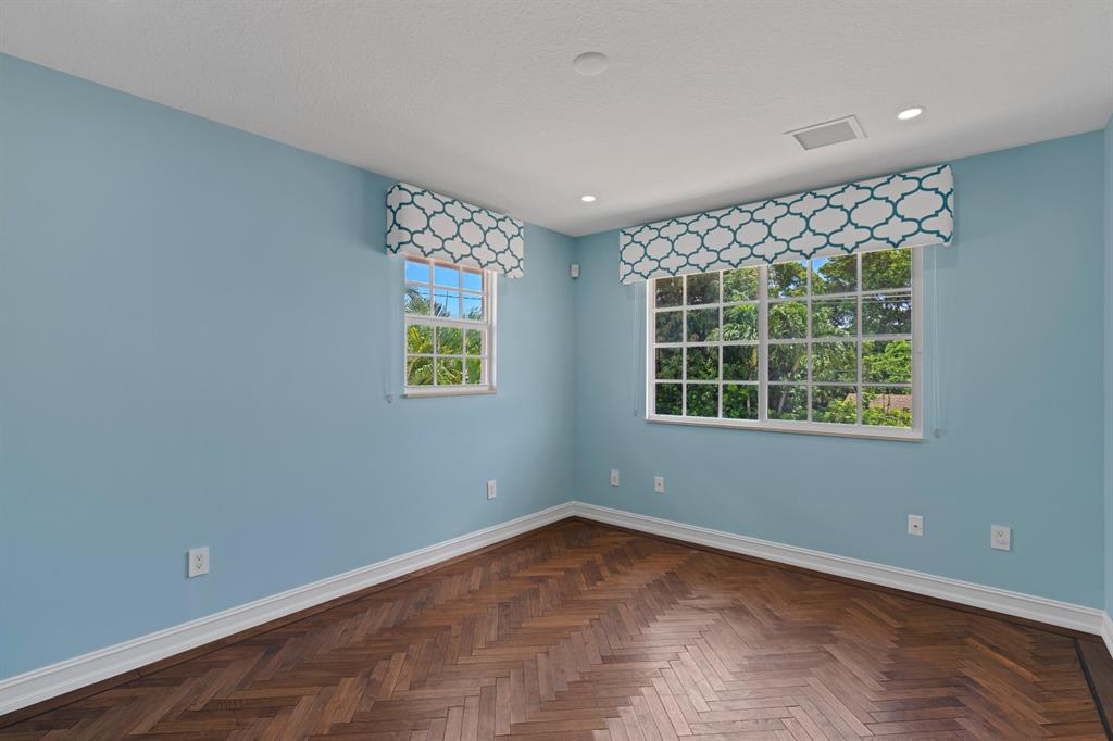 EL CID IN - Residential