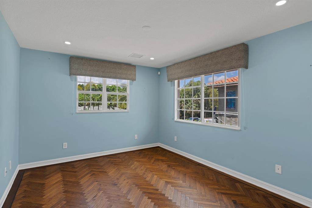 EL CID IN - Residential