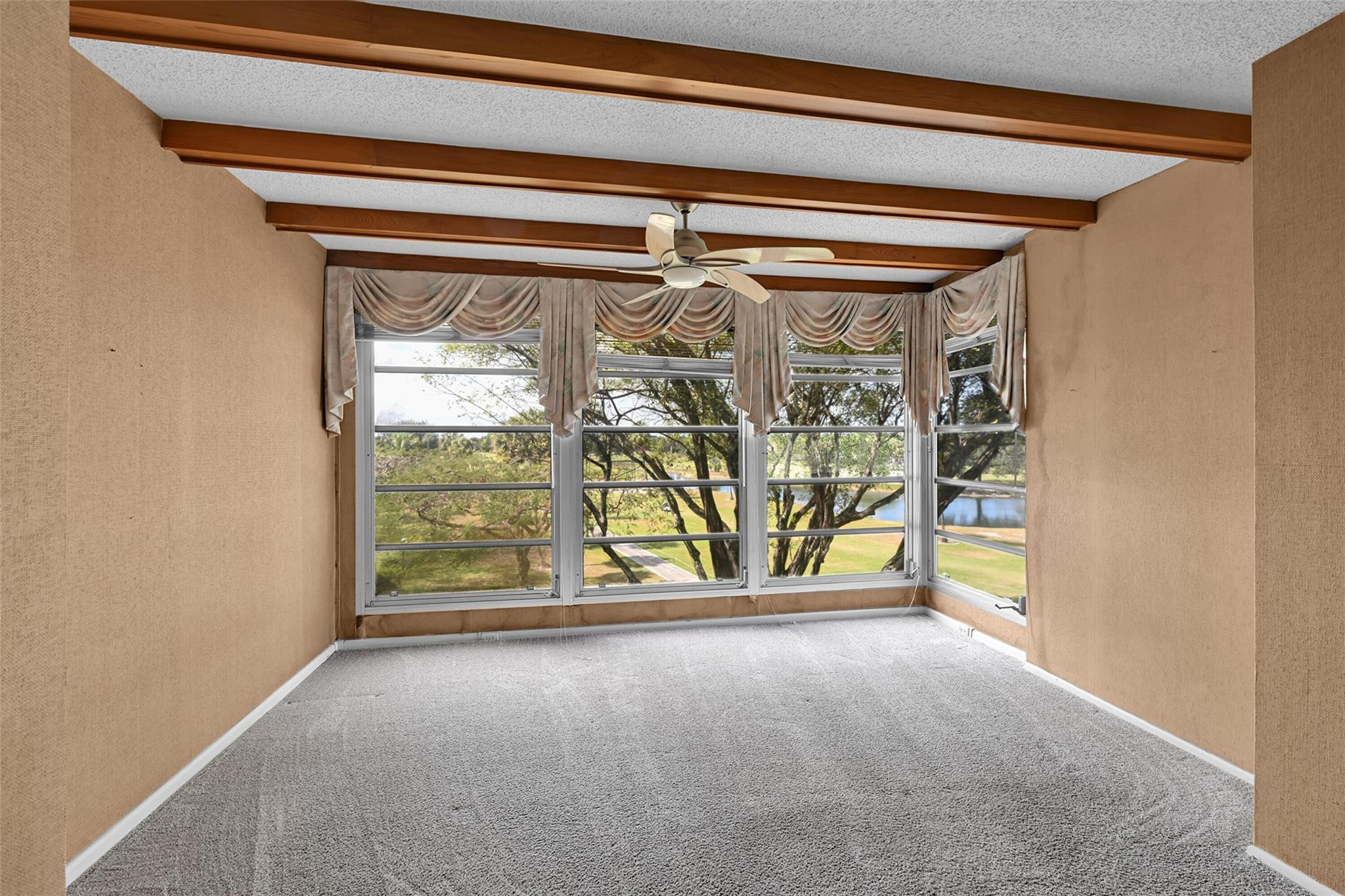 PALM AIRE COUNTRY CLUB - Residential