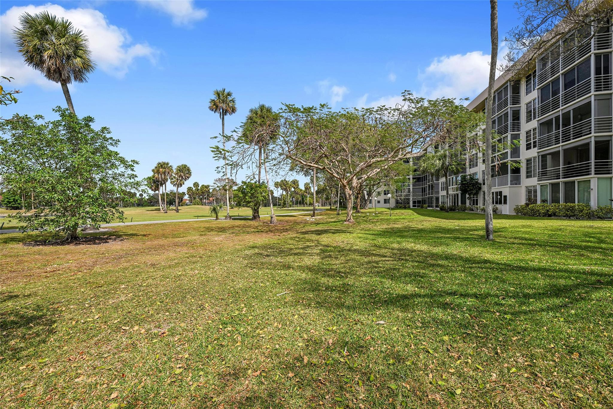PALM AIRE COUNTRY CLUB - Residential