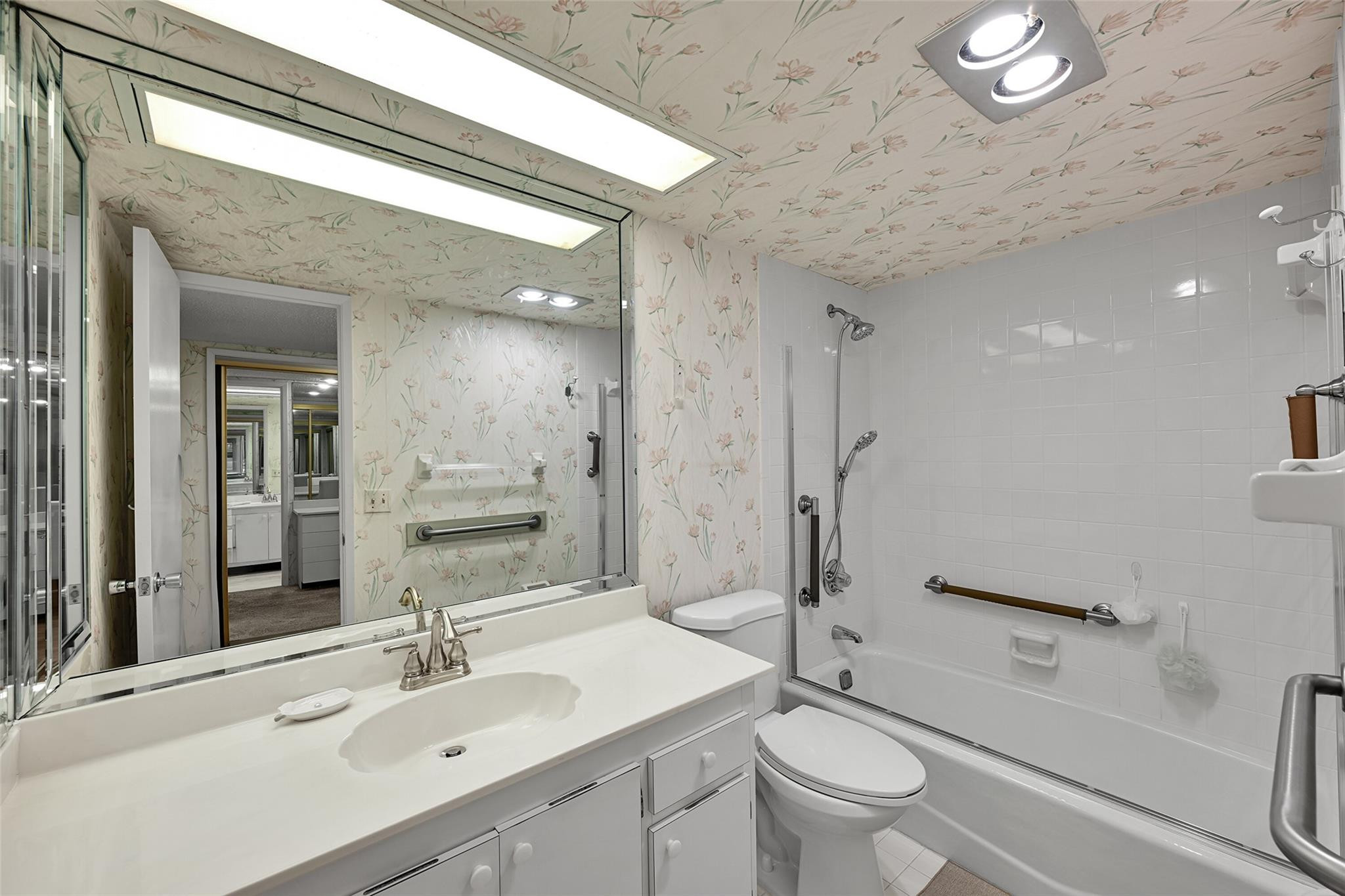 PALM AIRE COUNTRY CLUB - Residential