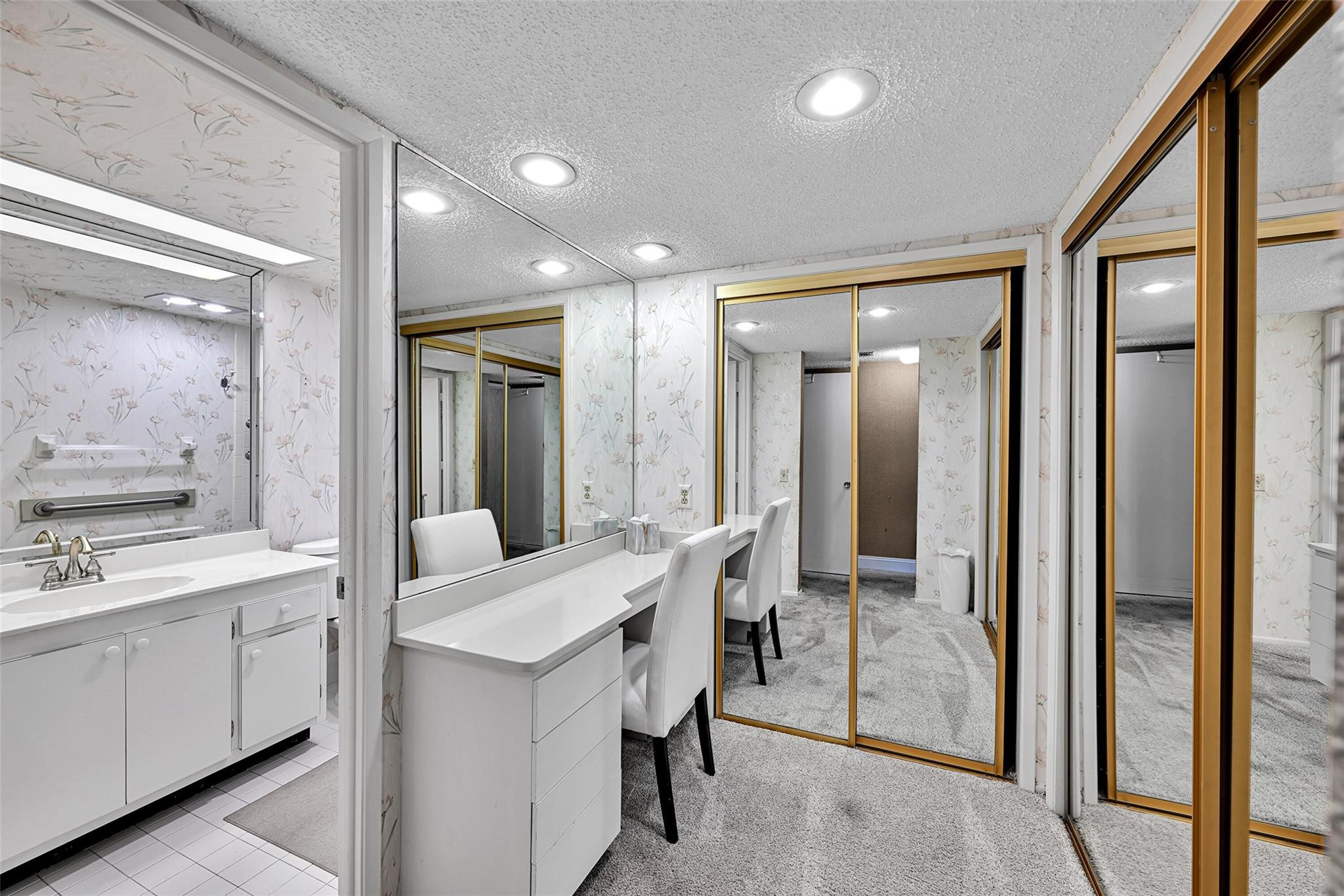 PALM AIRE COUNTRY CLUB - Residential