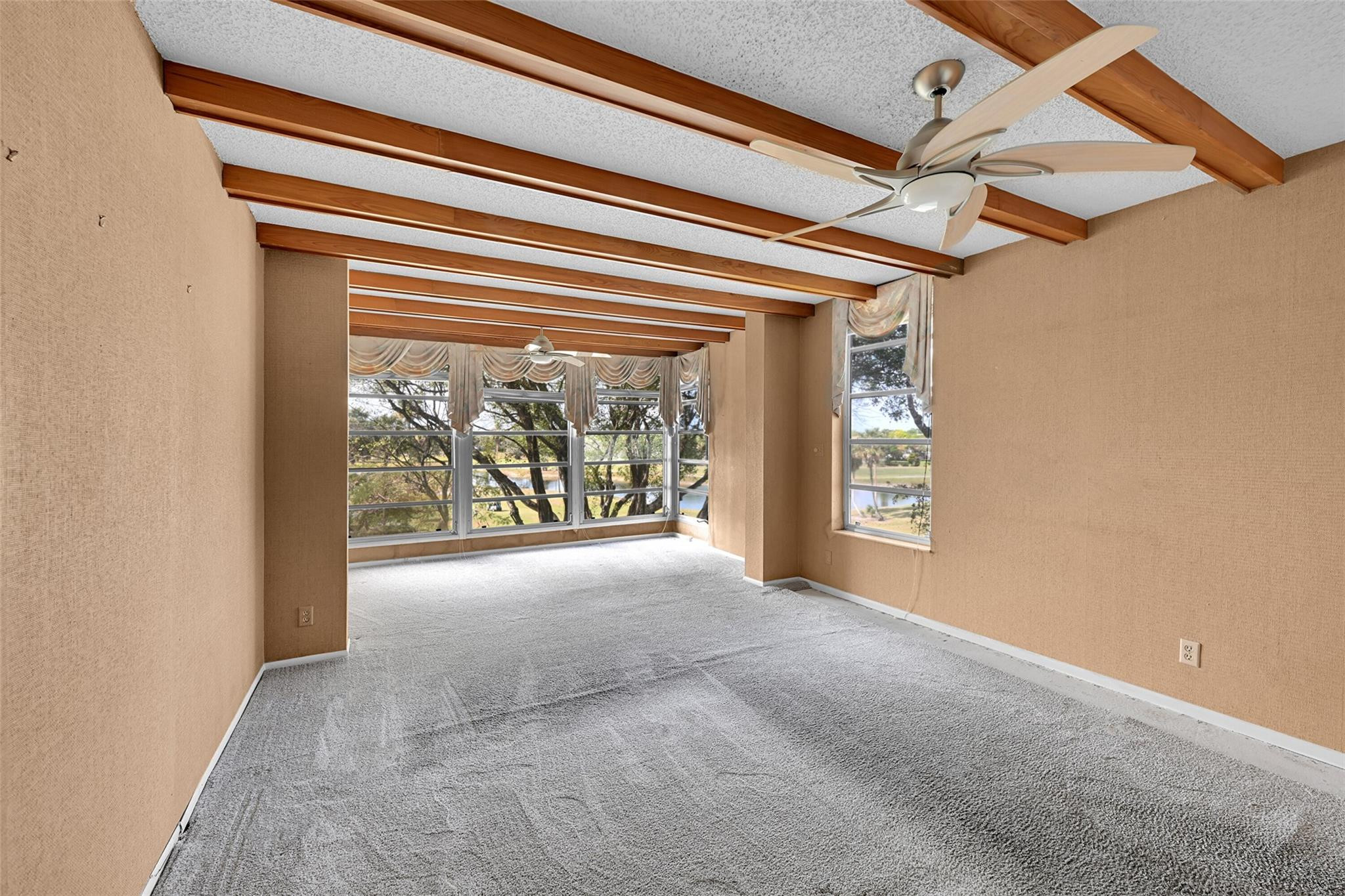 PALM AIRE COUNTRY CLUB - Residential