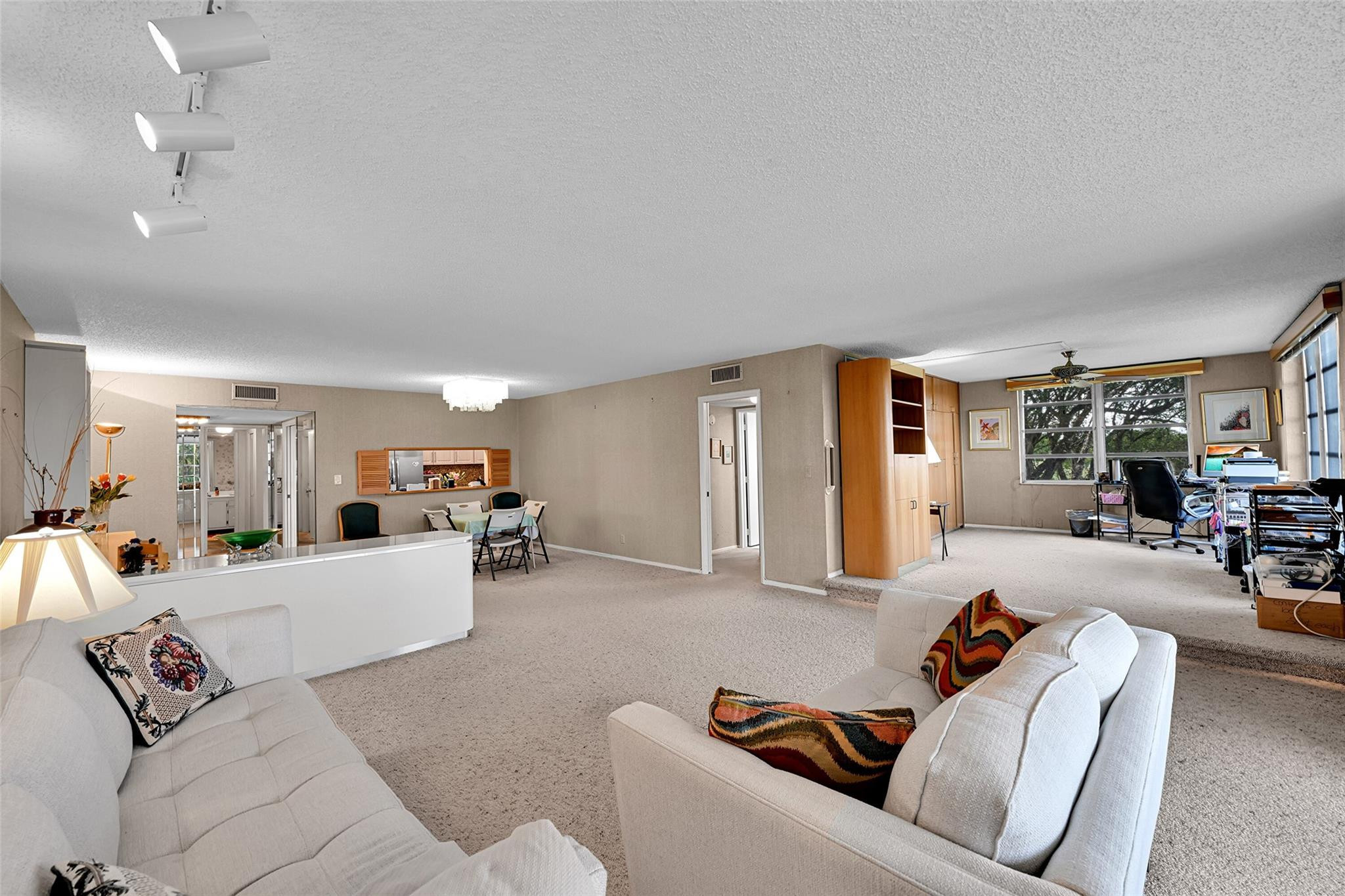 PALM AIRE COUNTRY CLUB - Residential