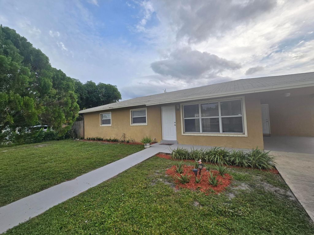 Photo of 334 NE 24th Avenue, Boynton Beach, FL 33435 (MLS # R11028002)