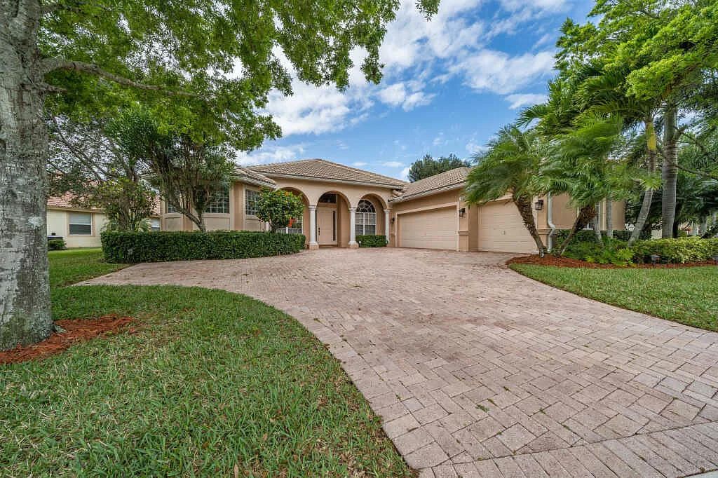 Photo of 1581 SE Conference Circle, Stuart, FL 34997 (MLS # R10948822)