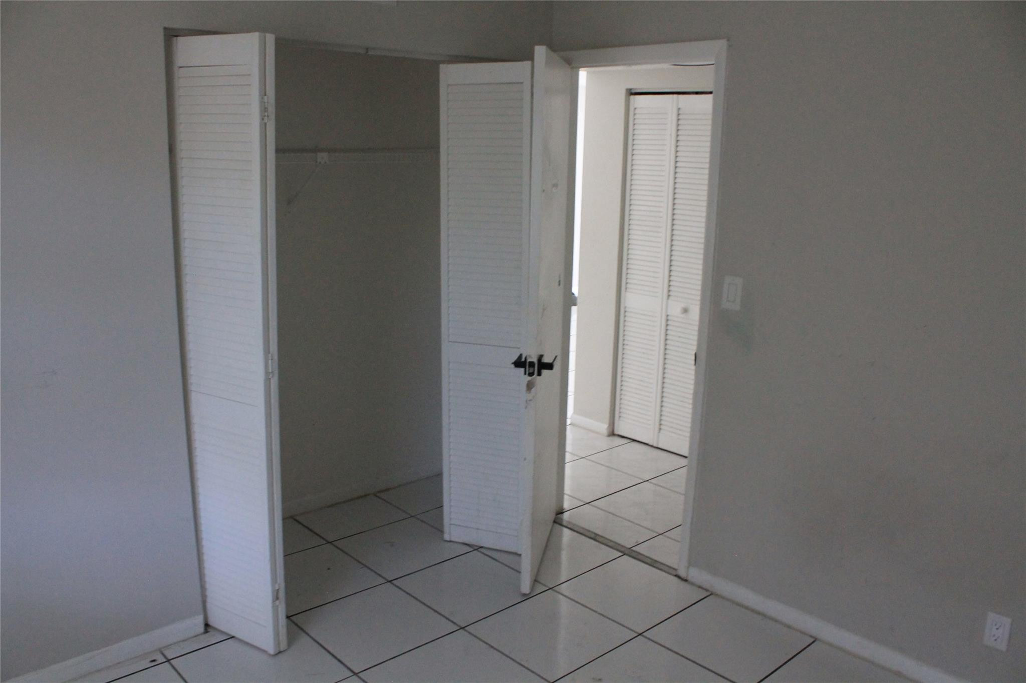 COUNTRYSIDE CONDO - Residential