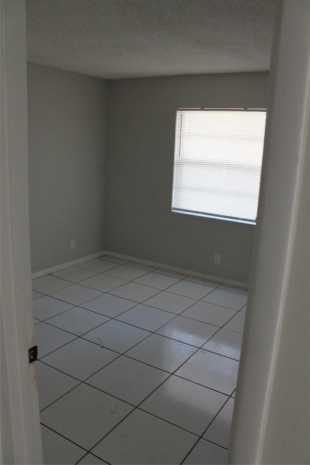 COUNTRYSIDE CONDO - Residential