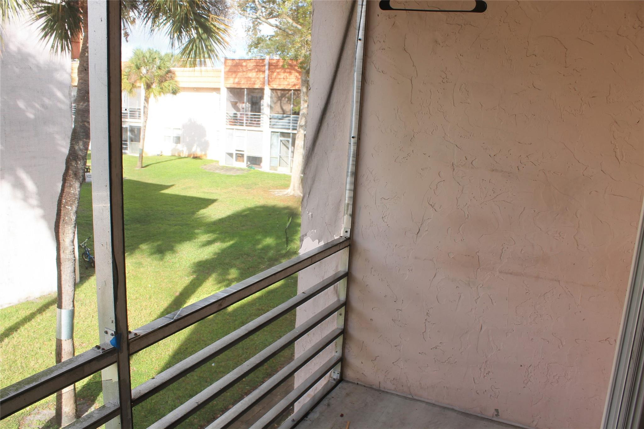 COUNTRYSIDE CONDO - Residential