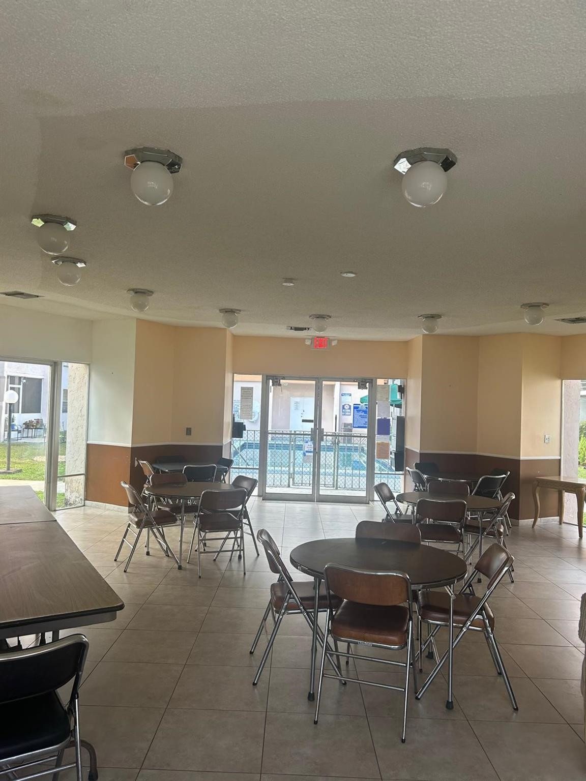 COUNTRYSIDE CONDO - Residential