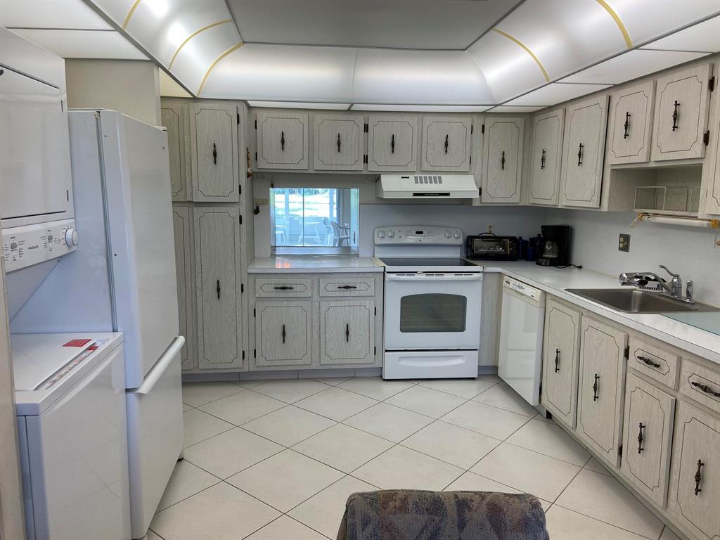 PINES OF DELRAY NORTH CONDO - Residential