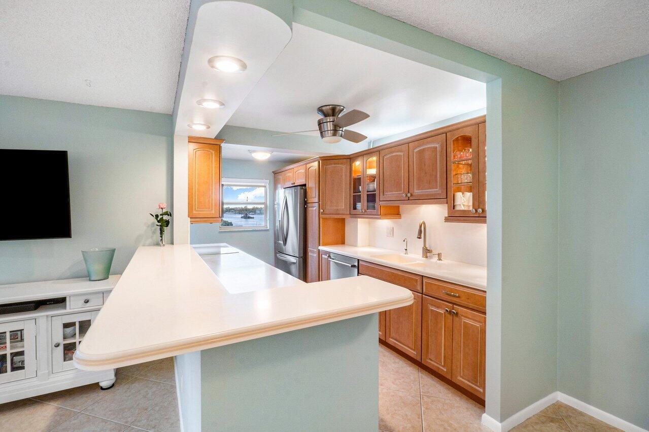 HILLSBORO ISLAND HOUSE CONDO - Residential