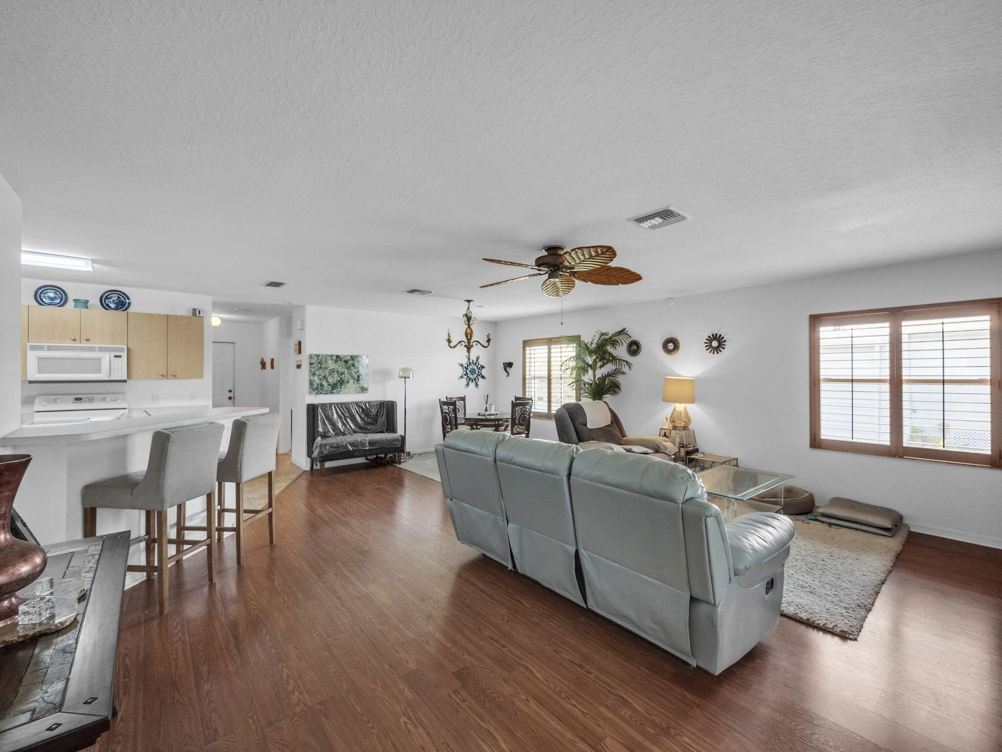 SPANISH LAKES ONE LEASEHO - Residential