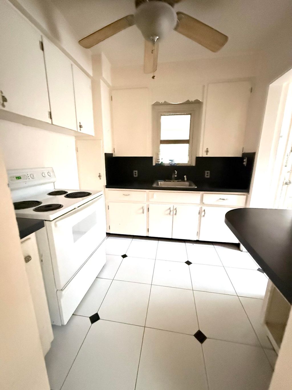 Photo of 1106 NE 18th Avenue, Fort Lauderdale, FL 33304 (MLS # B26024244)