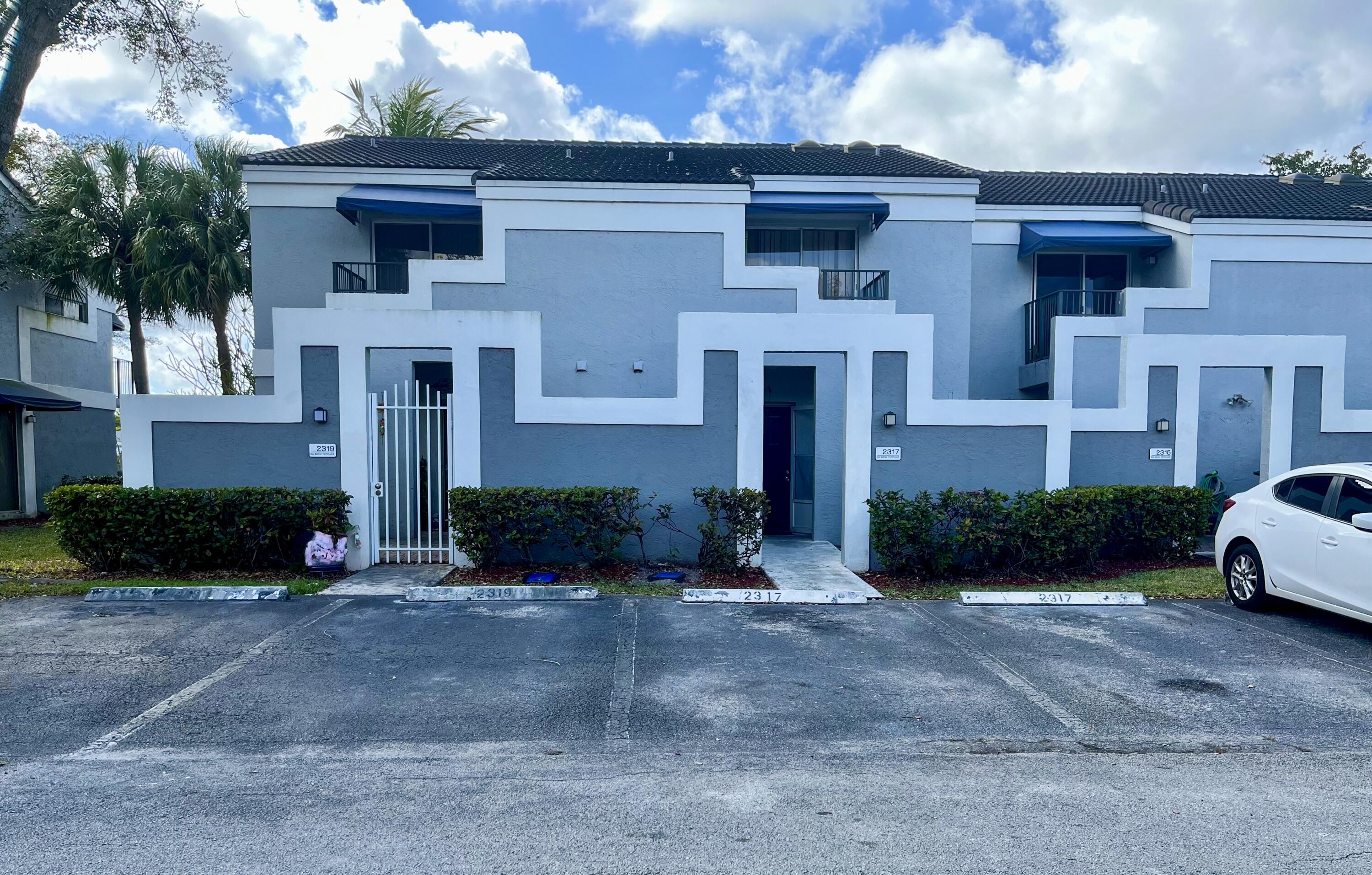 CROSS CREEK TOWNHOMES PLAT - Residential