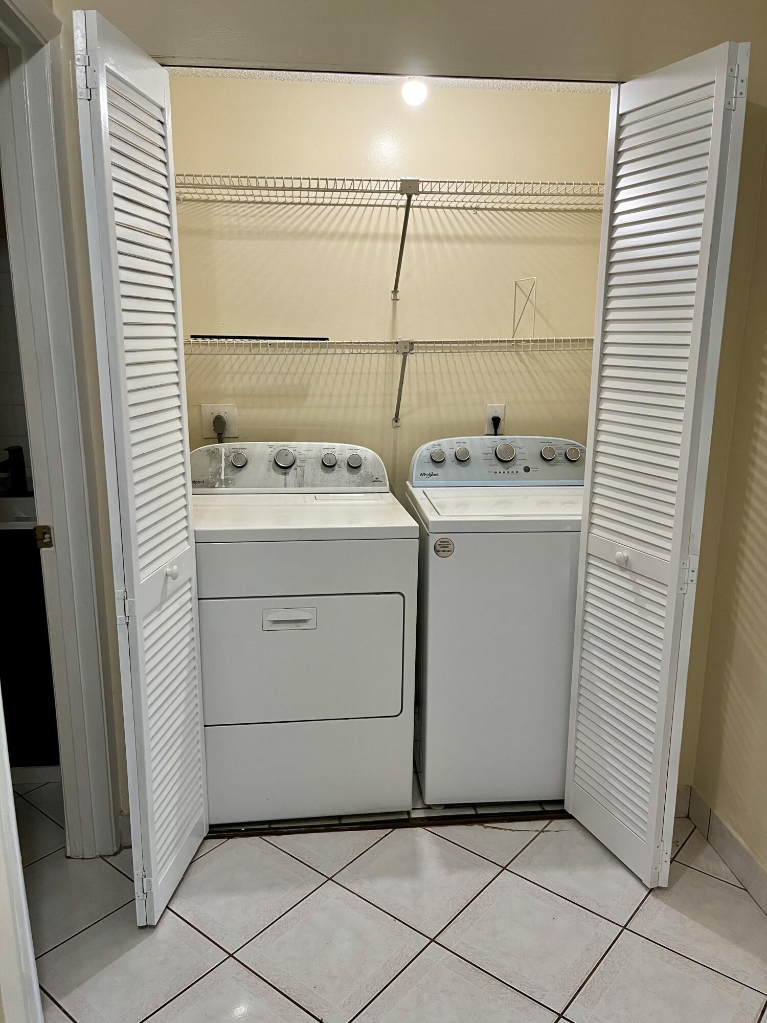 CROSS CREEK TOWNHOMES PLAT - Residential