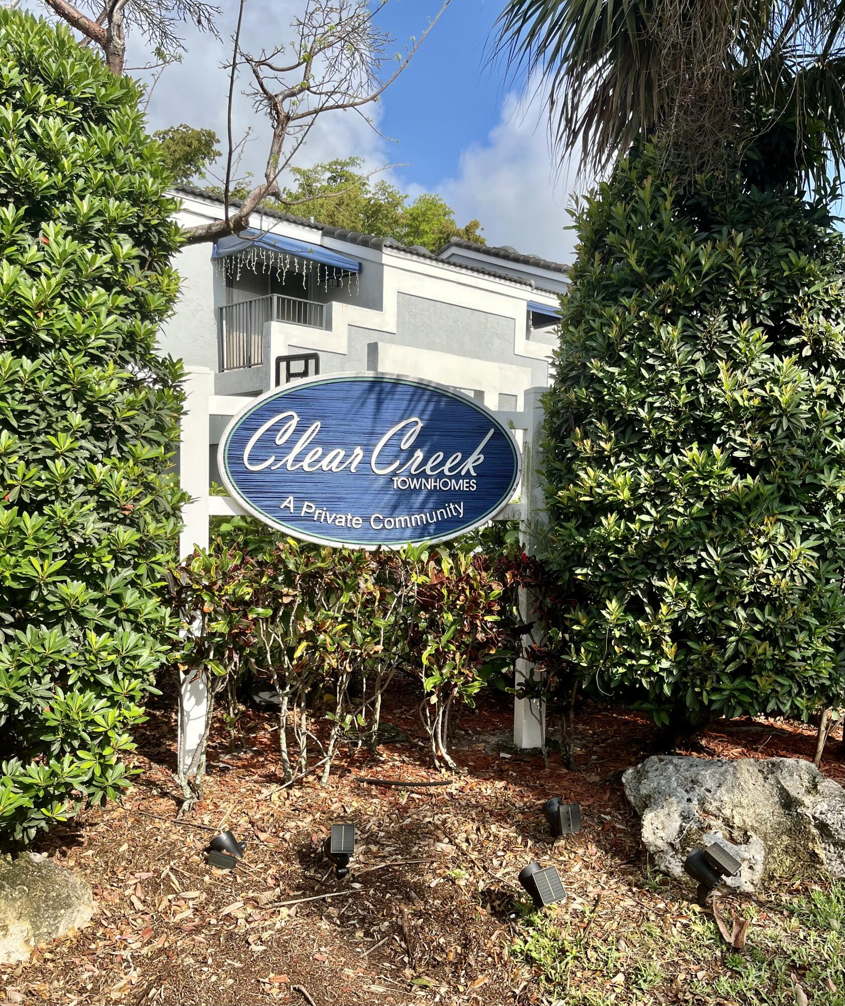CROSS CREEK TOWNHOMES PLAT - Residential