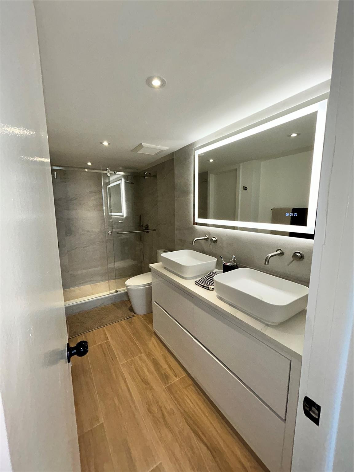 Rio Espana Condo - Residential Lease