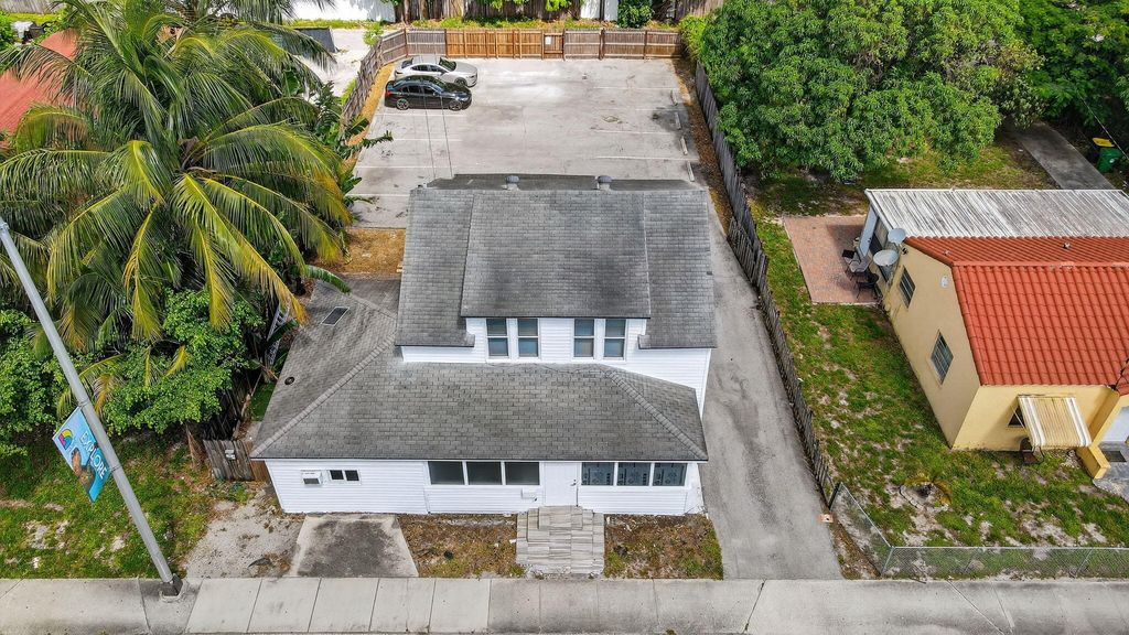 Photo of 220 SW 16th Street, Dania Beach, FL 33004 (MLS # B26009804)