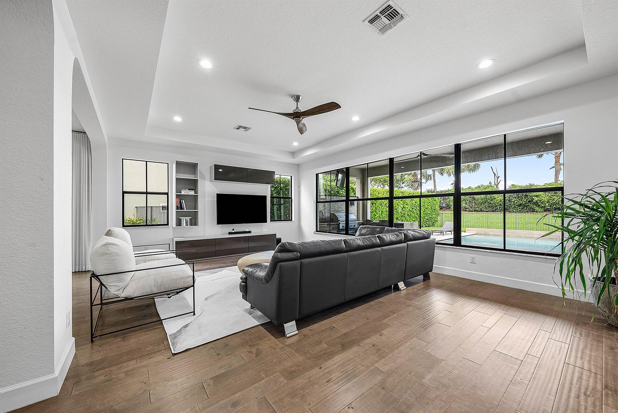 BRUSCHI PROPERTY - Residential