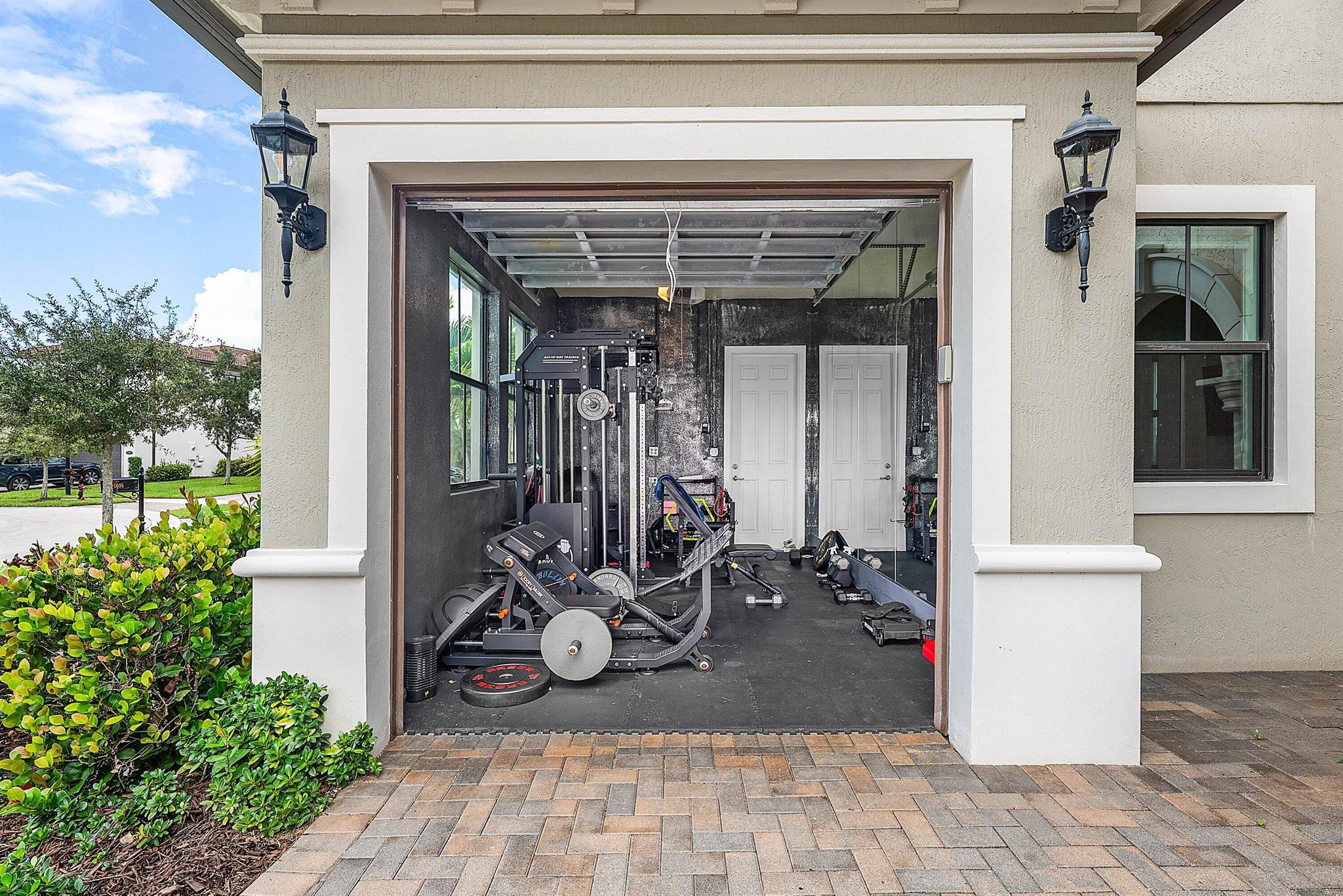 BRUSCHI PROPERTY - Residential