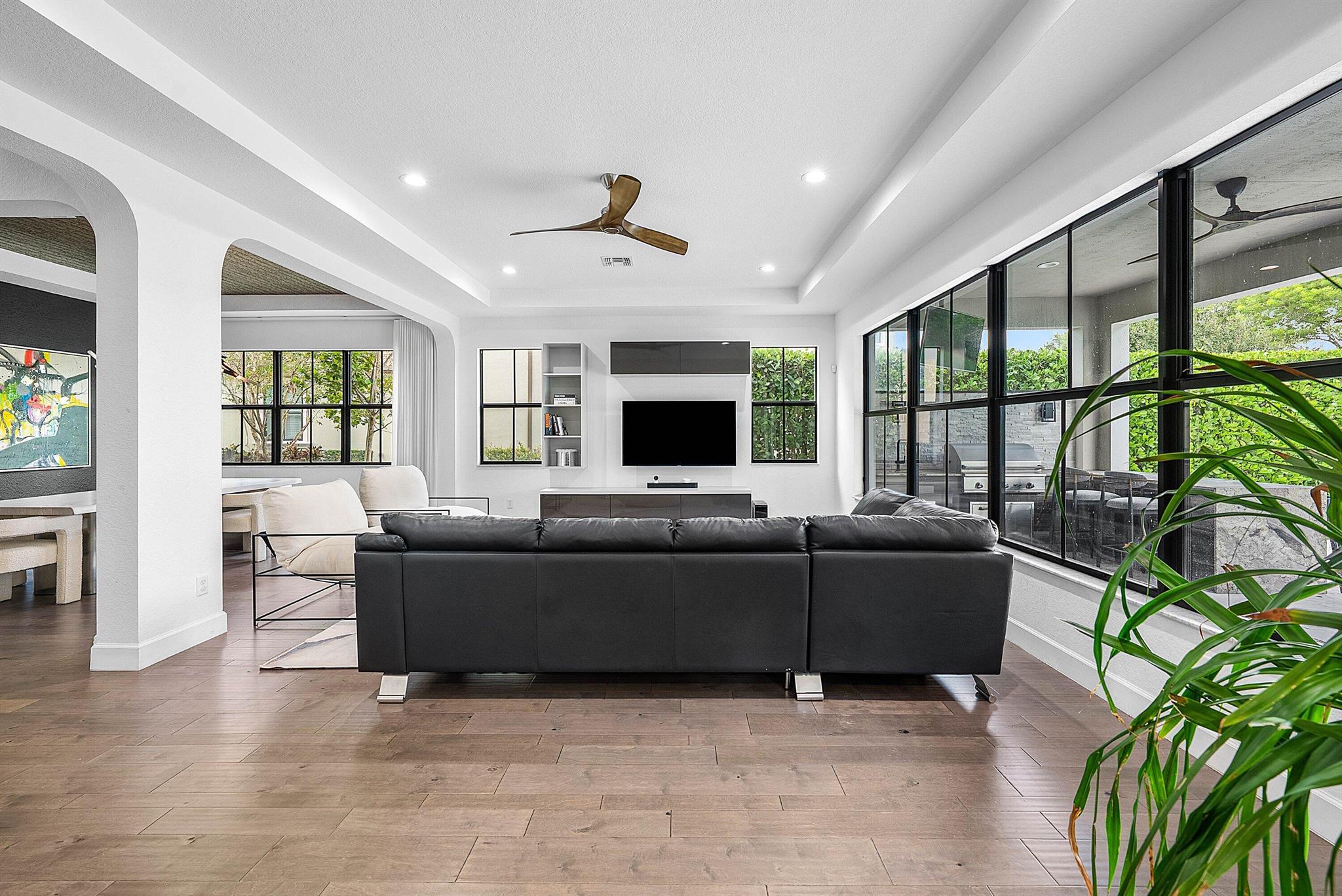 BRUSCHI PROPERTY - Residential