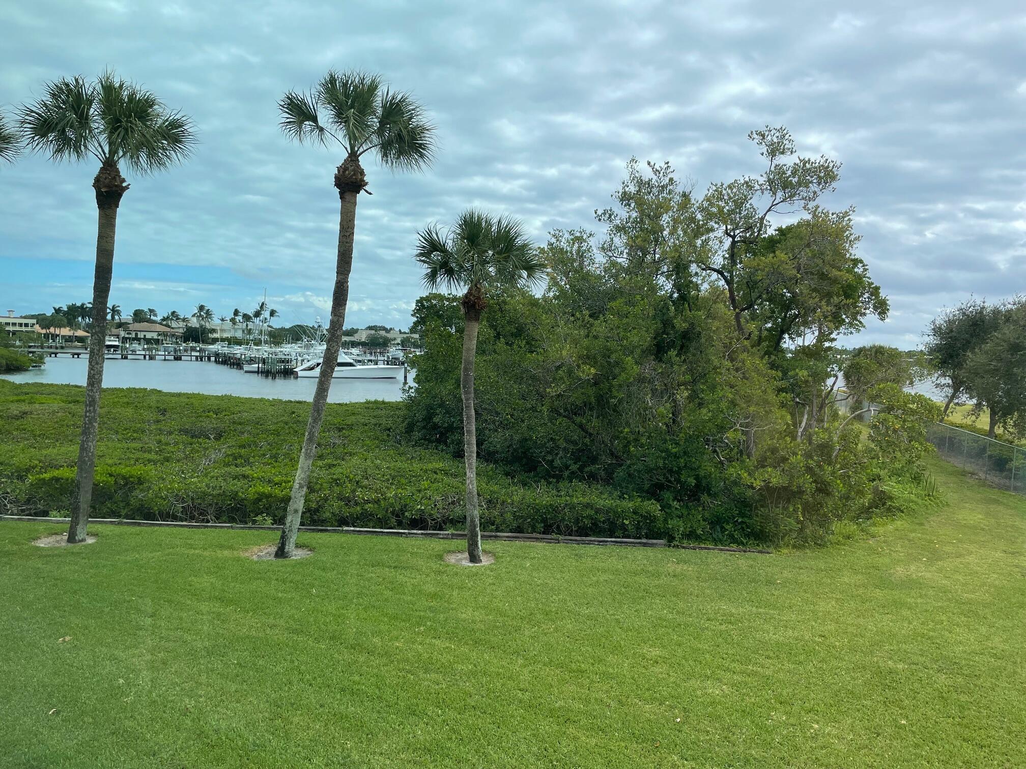 TWELVE OAKS CONDO - Residential